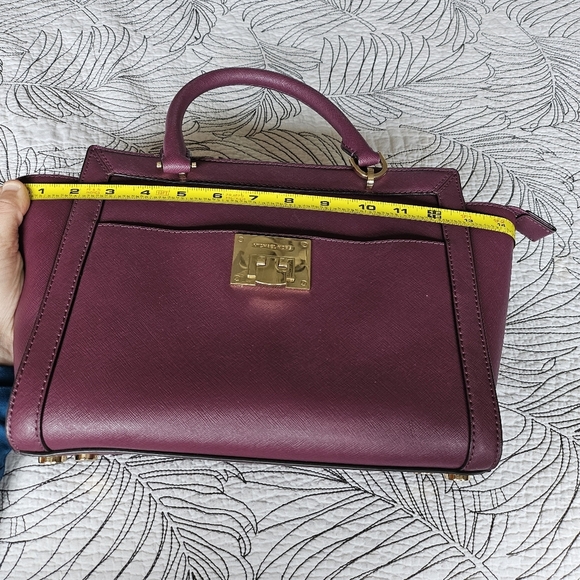 VGUC Michael Kors Black Tina Small Satchel Crossbody Purple Saffiano Leather - Picture 9 of 16